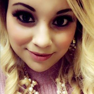 Meet your Posher, Mayra